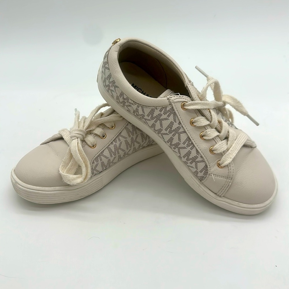MICHAEL Michael Kors Ivy Rebeca in
Vanilla (White) Girls Size 3